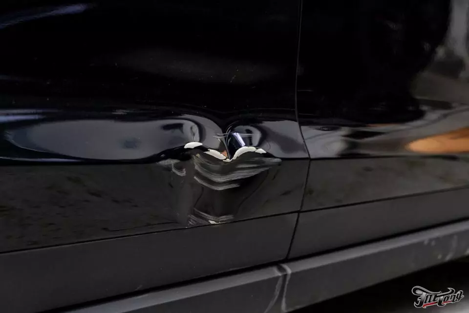 Tesla Model X. Ремонт и окрас задней алюминиевой двери!